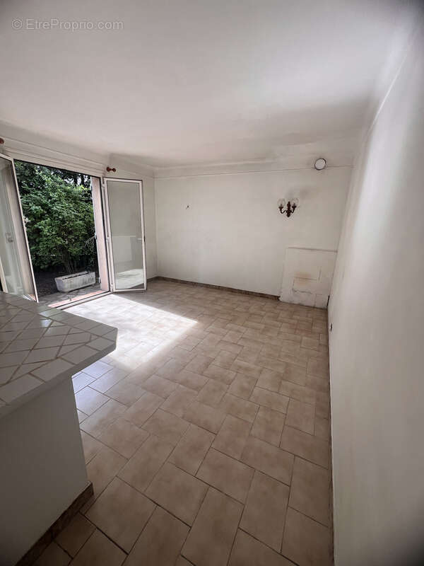 Maison à LE MUY