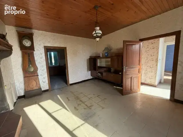 MARCILLAT - Maison à rénover - photo 3