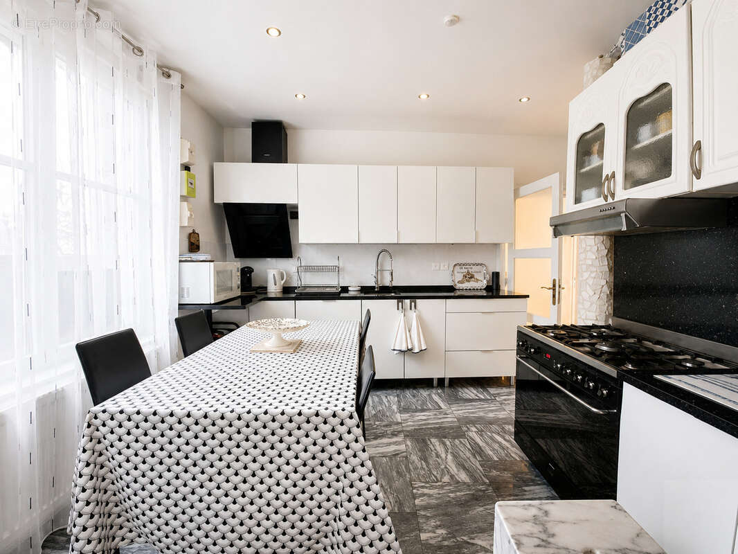 Amiens saint-honore - 145 m2 - 5 chambres - photo 3