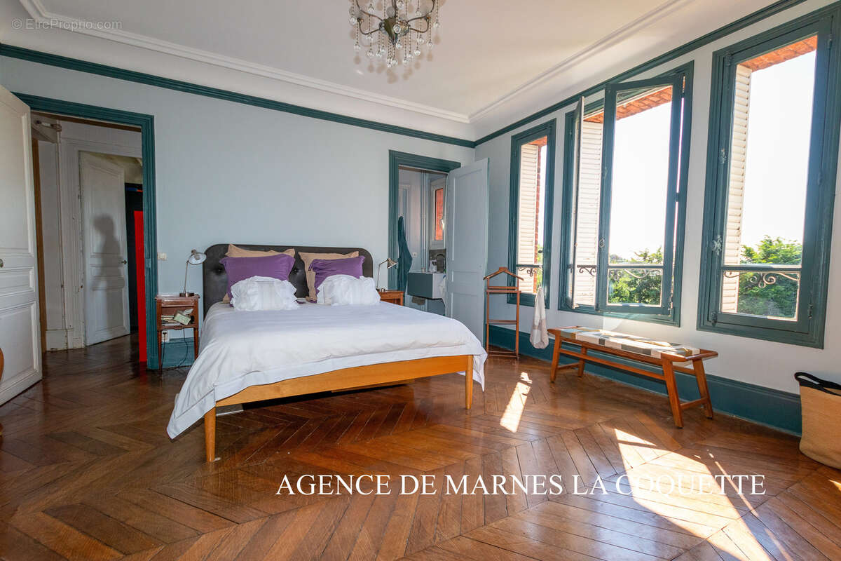 Maison à VILLE-D'AVRAY