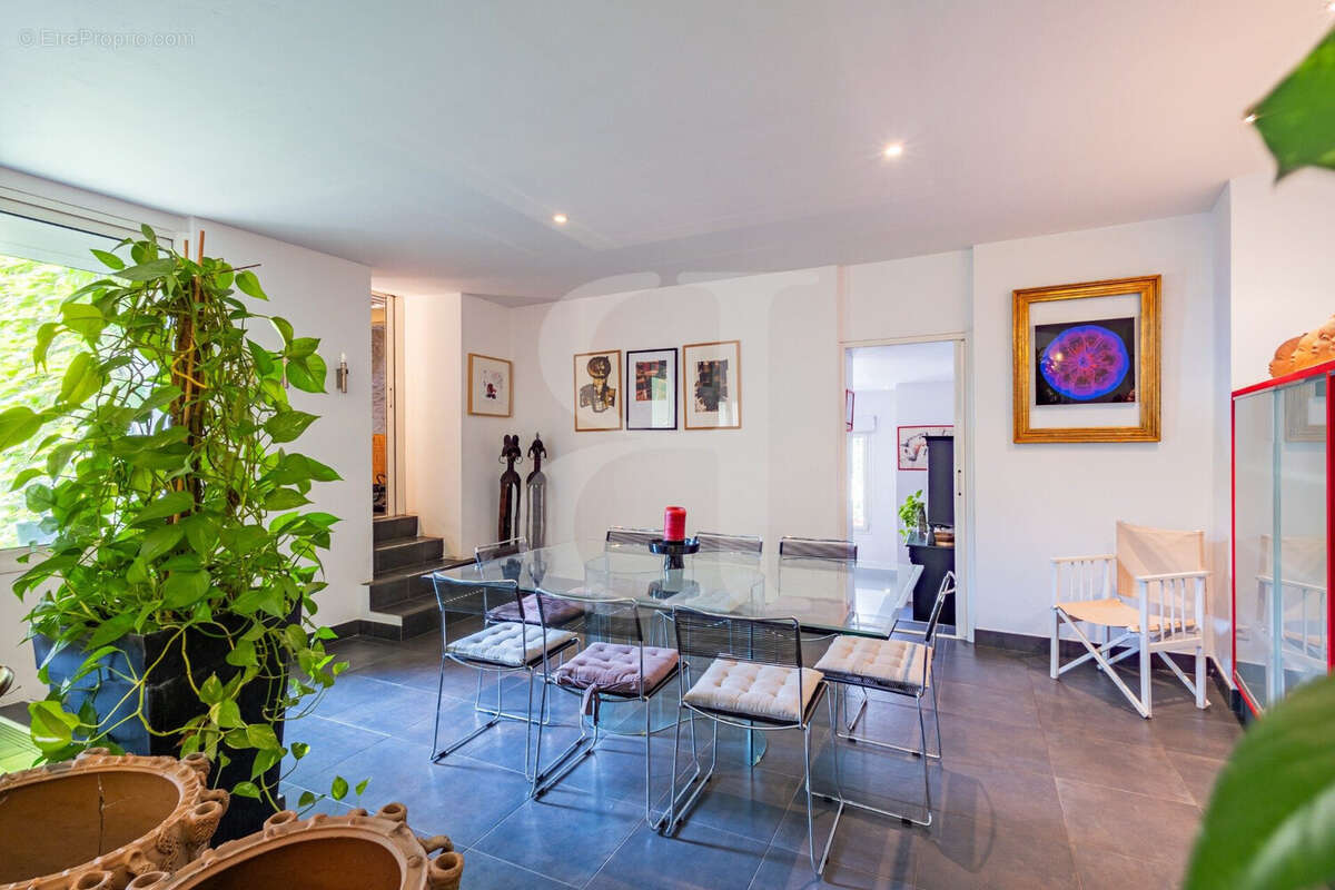 Maison à L'ISLE-SUR-LA-SORGUE