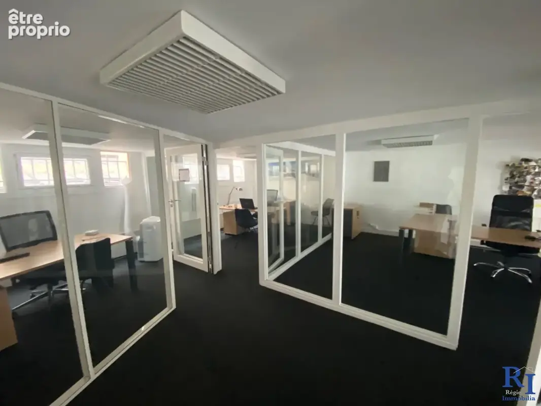 Hall mezzanine