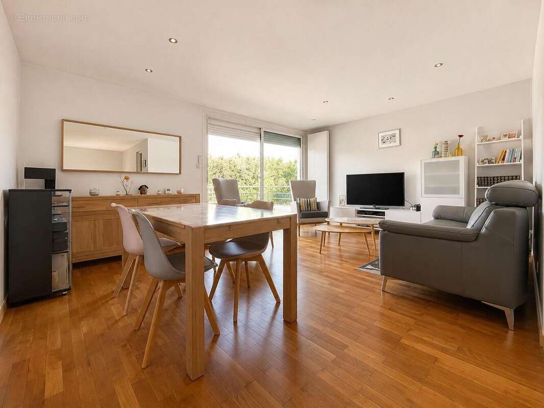 Maison 98 m² à Meyzieu  - photo 2