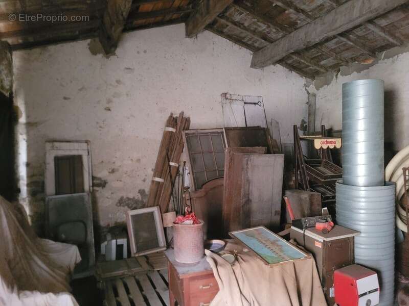 Parking à SAINT-ESTEPHE