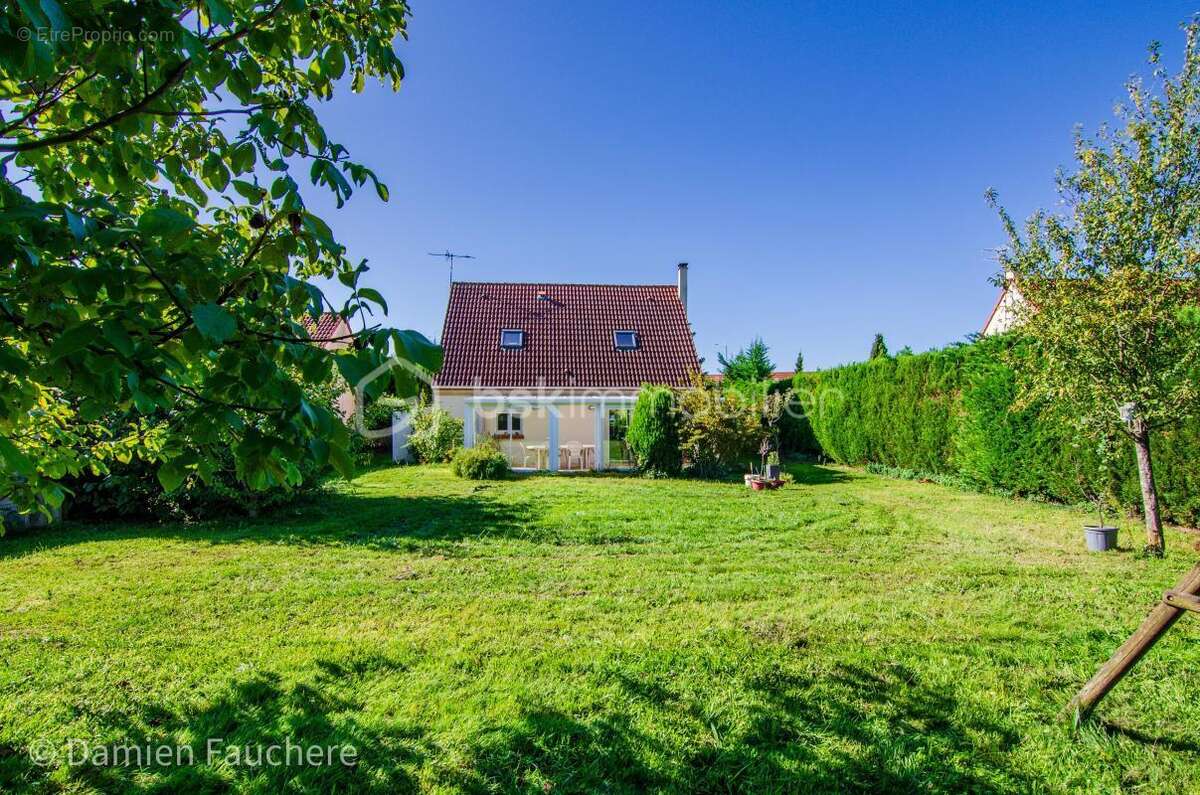 Maison à VARENNES-SUR-SEINE