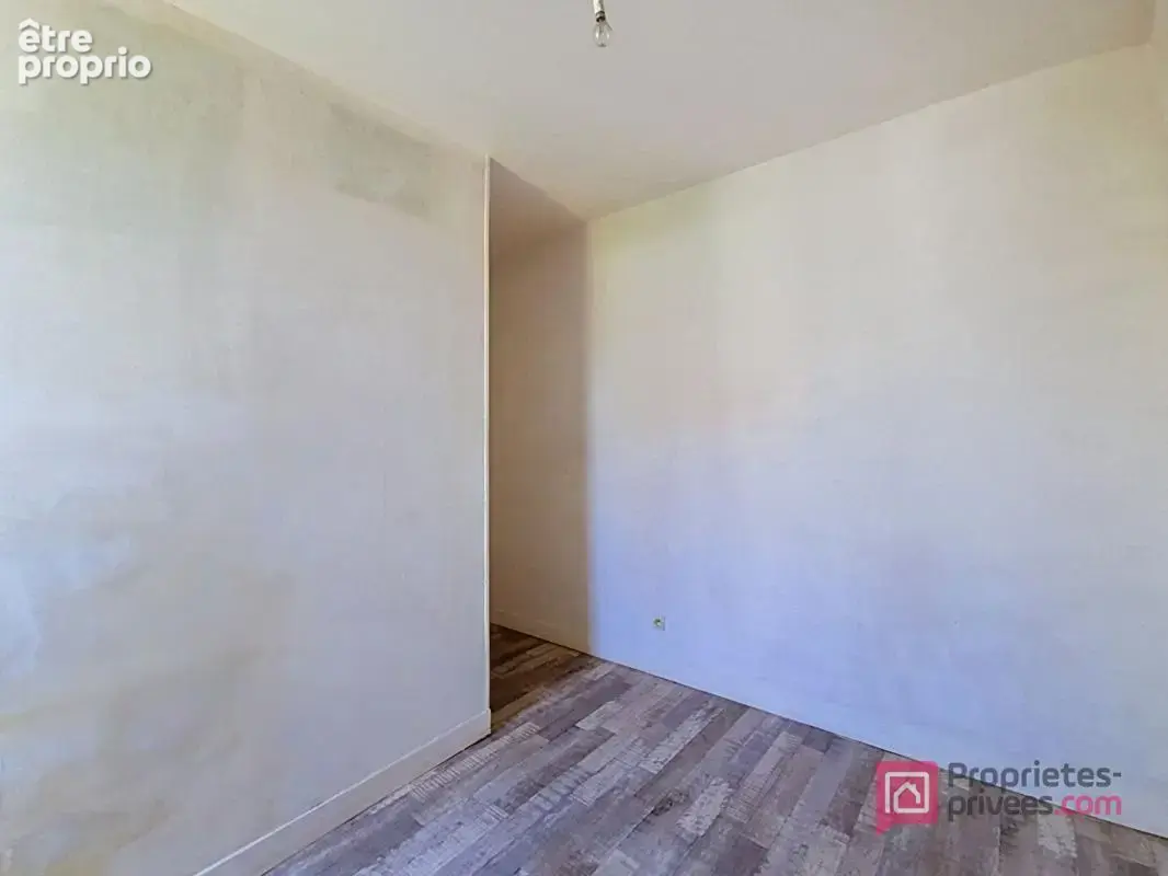 Appartement en rez-de-chaussée avec cour et 2 stationnements - photo 8