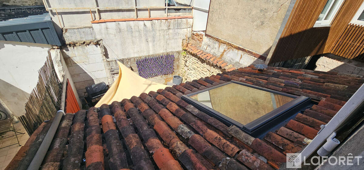 Rare au centre ville de Saintes - Rive Gauche - photo 9