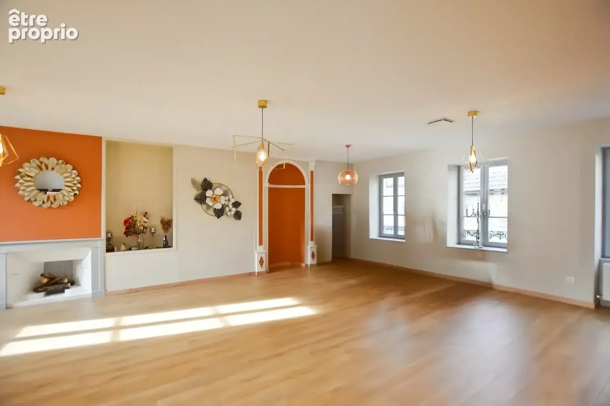 Propriété rénovée de 324 m² avec terrain à COUCHES (71) - photo 3