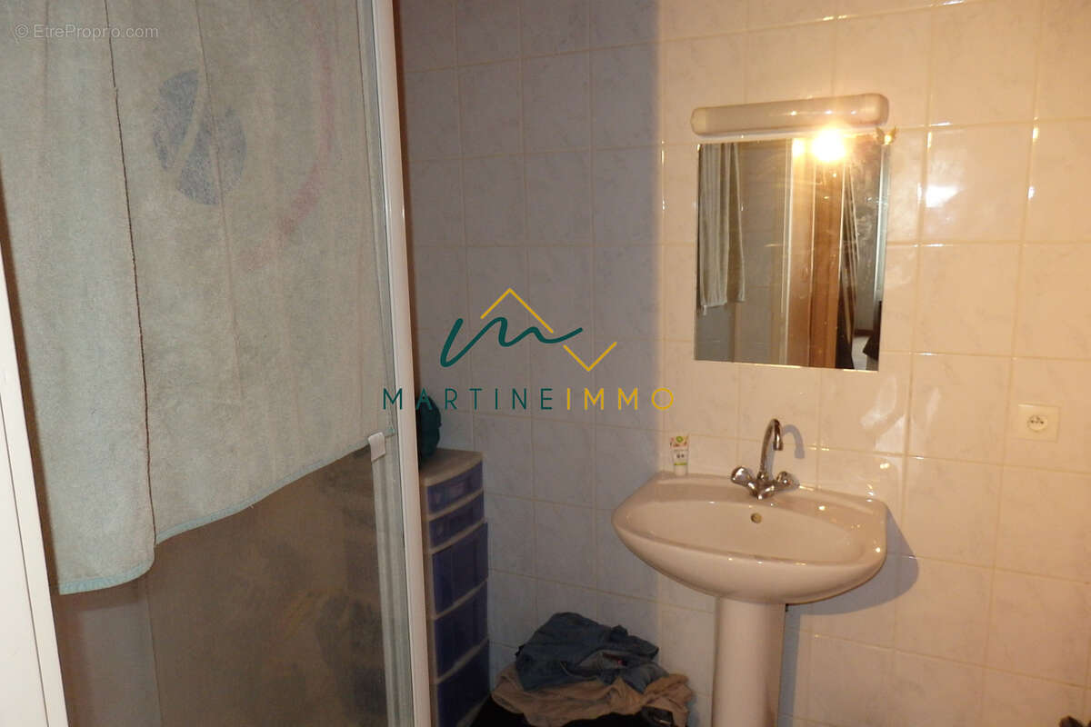 Appartement à SEYCHES