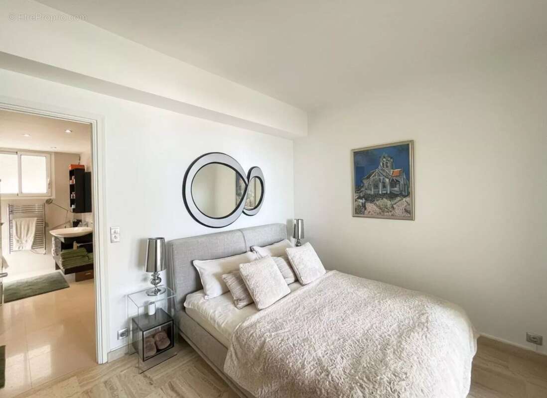 Appartement à EZE