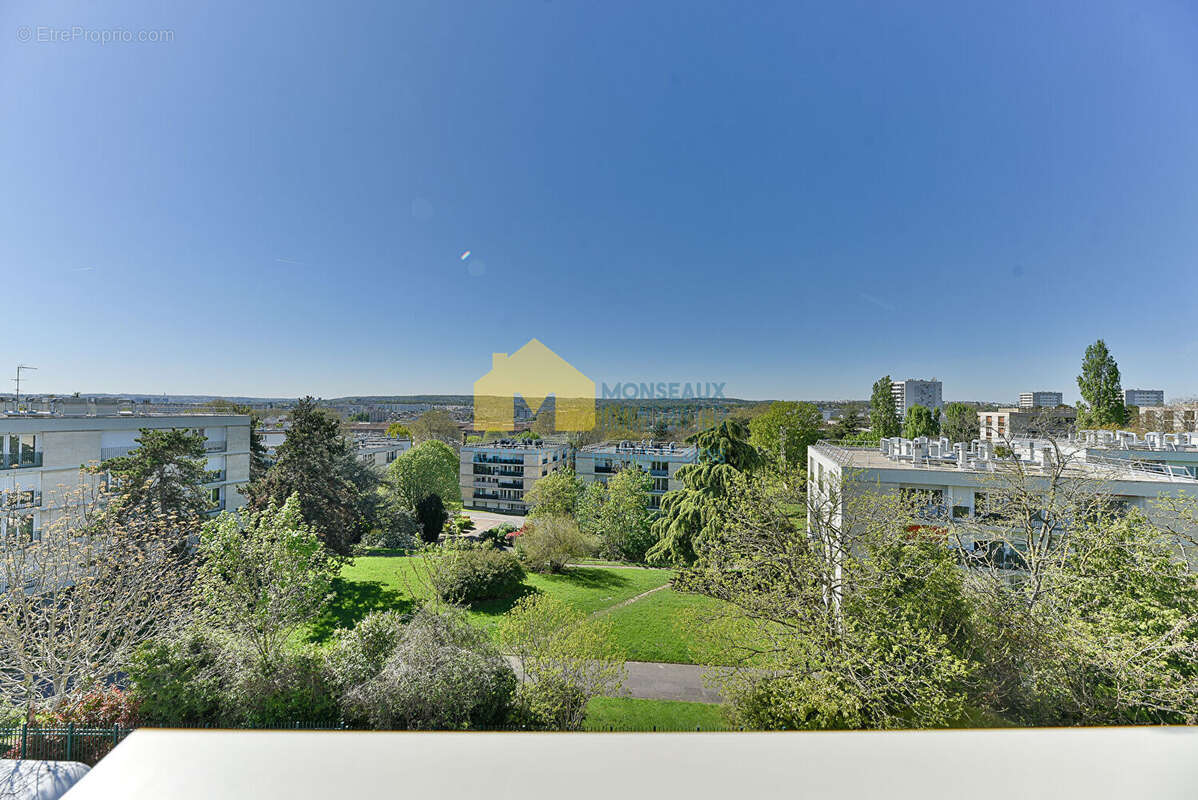 Appartement à FRESNES