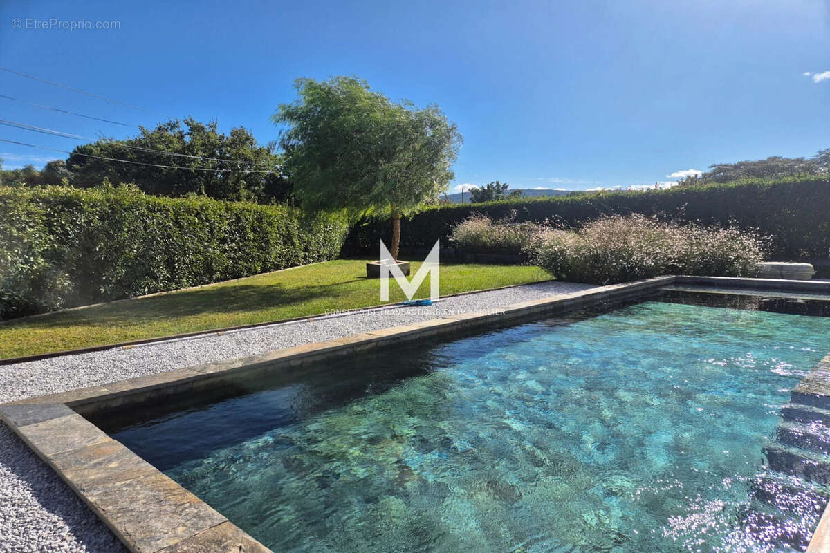 Maison à PLAN-DE-LA-TOUR