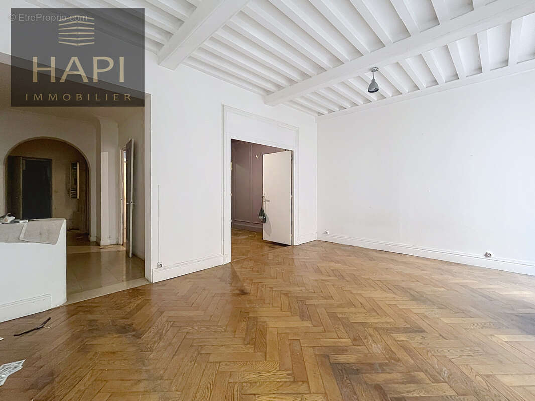 Appartement T2 58m2 plein centre ville - photo 3