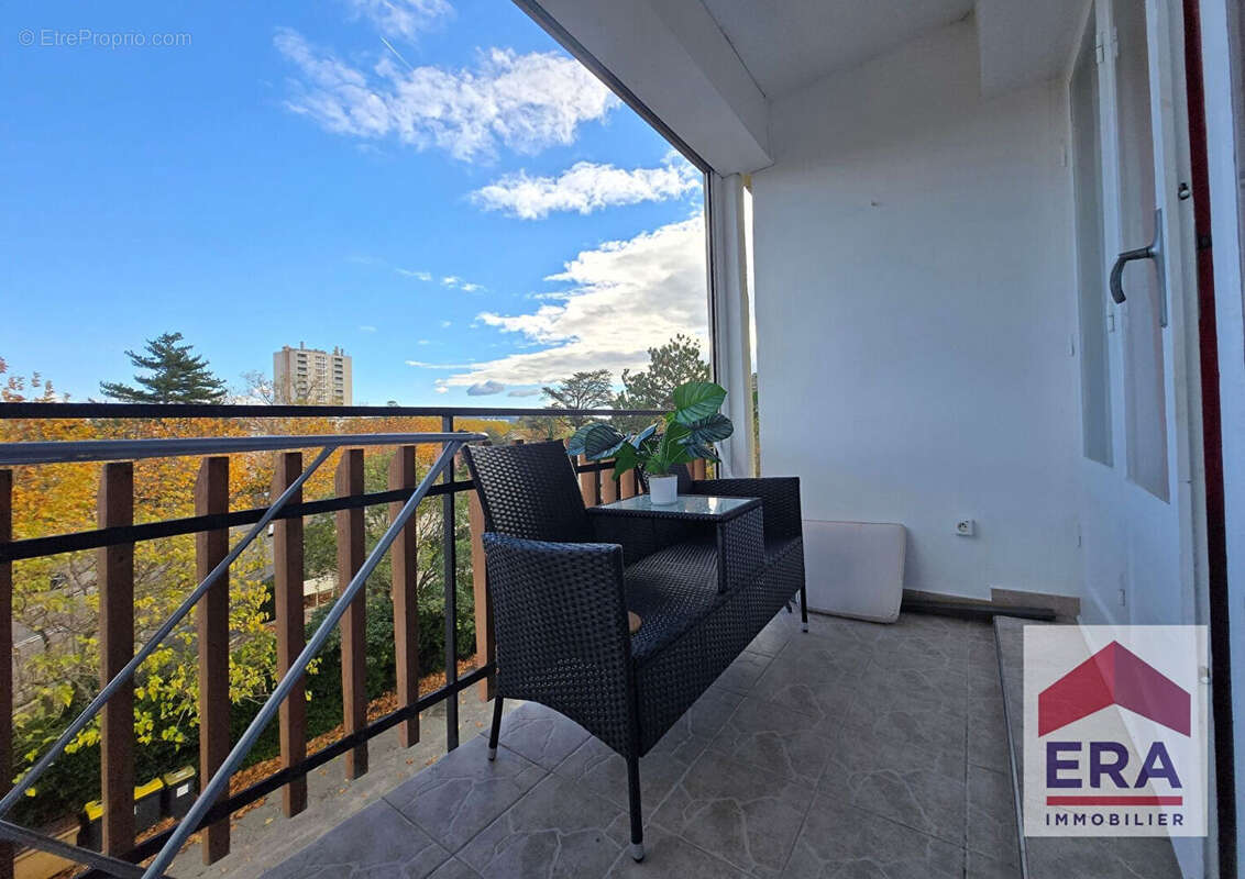 Appartement à PIERRELATTE