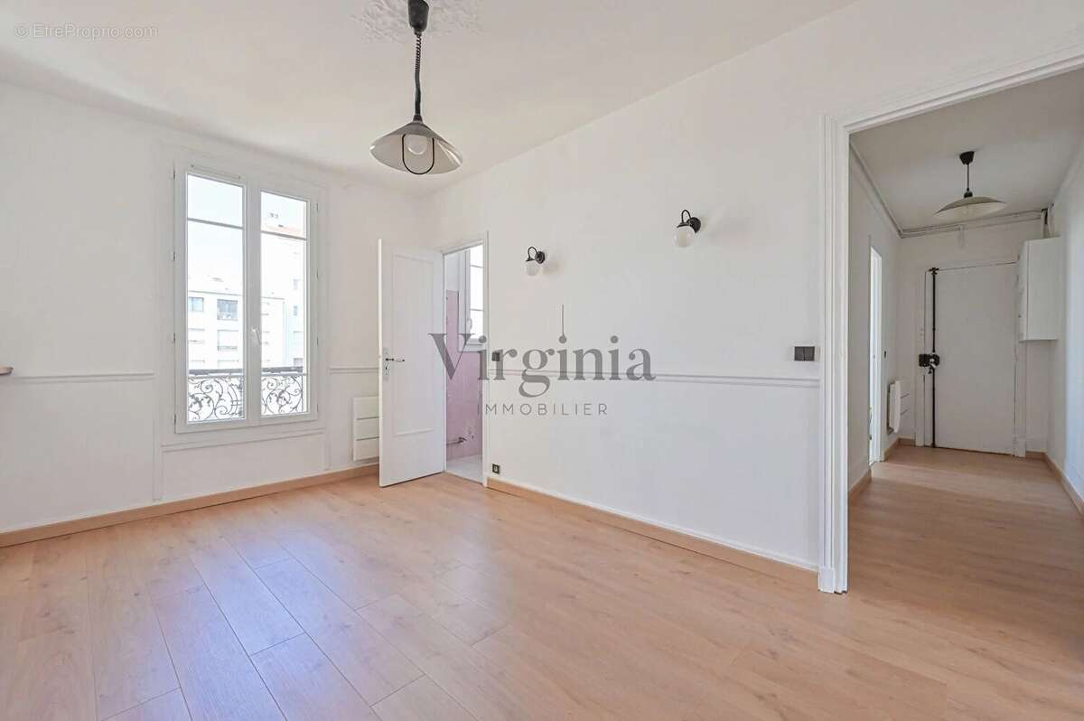 Appartement à CHARENTON-LE-PONT