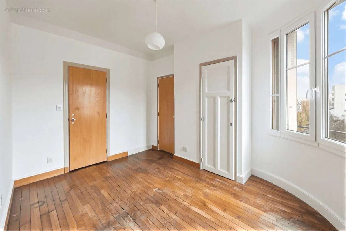 Appartement à PARIS-14E