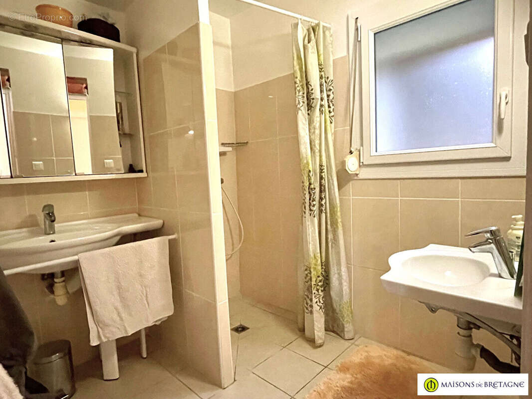 Maison à LE TREVOUX