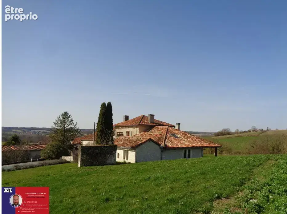 Maison à NANTEUIL-AURIAC-DE-BOURZAC
