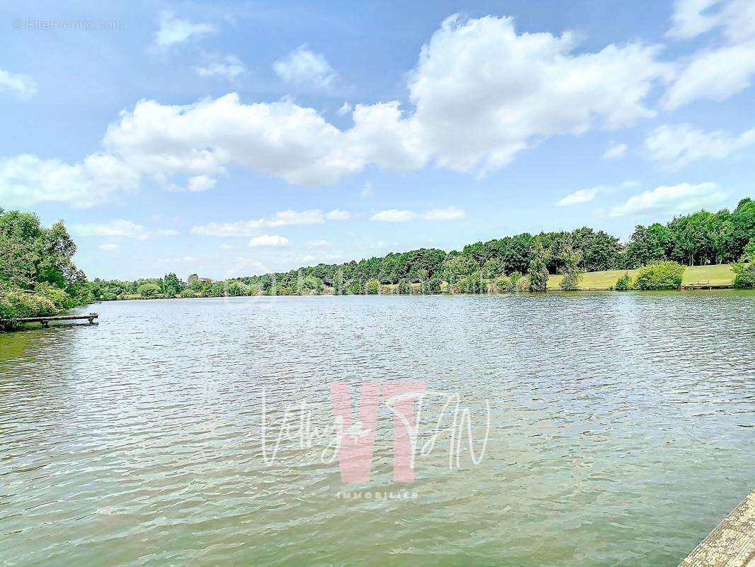 Appartement à BUSSY-SAINT-GEORGES