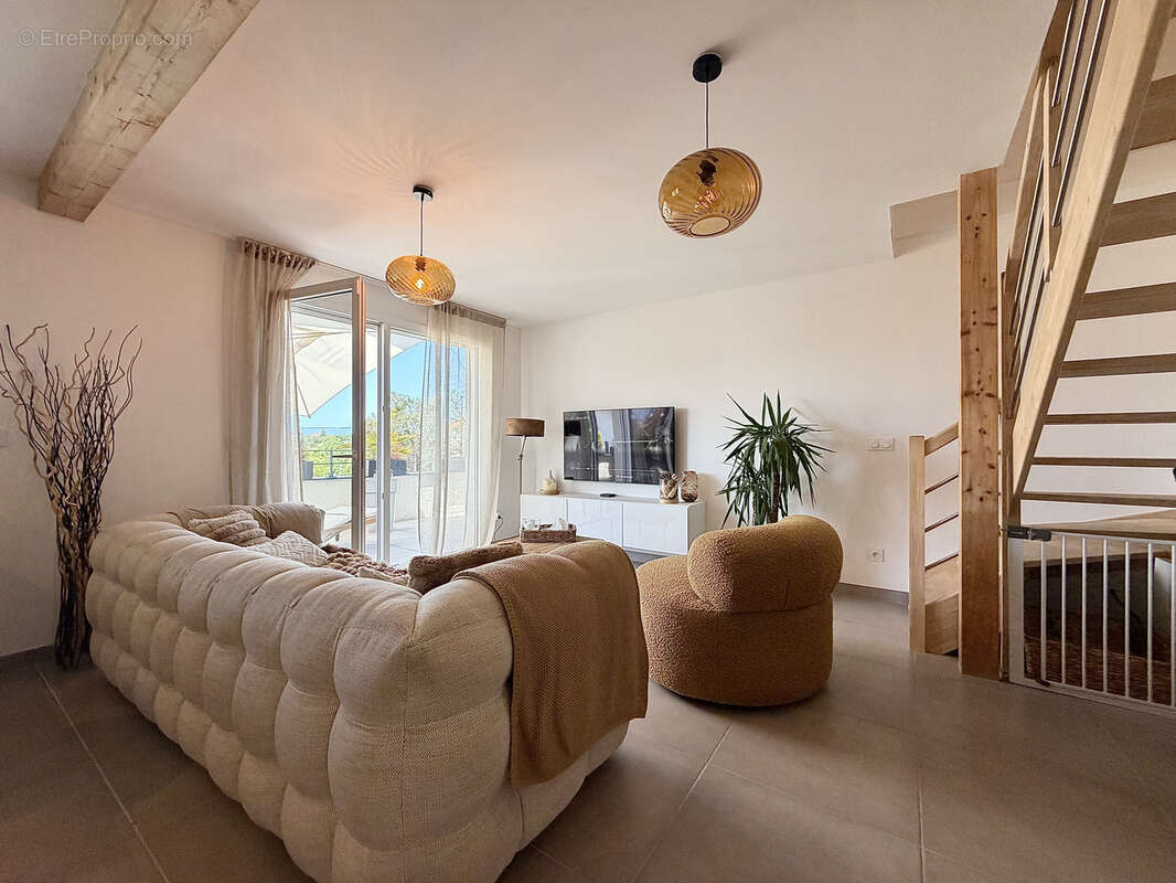 Appartement à CRANVES-SALES