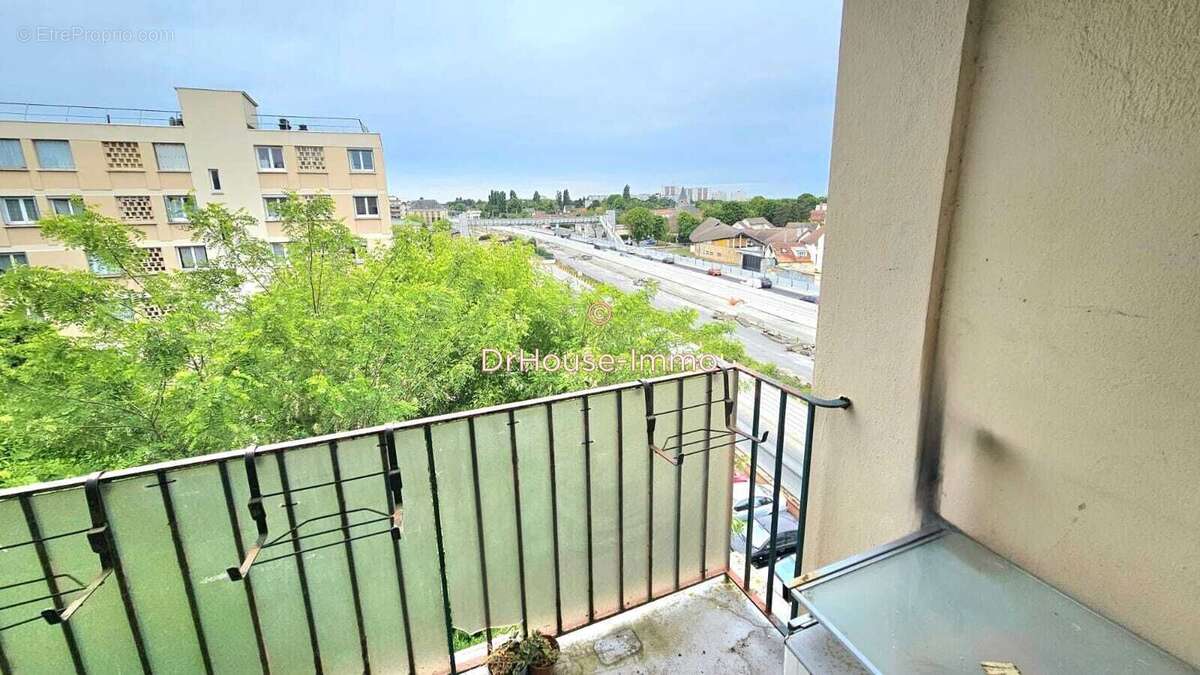 Appartement 93 m² à Trappes  - photo 6