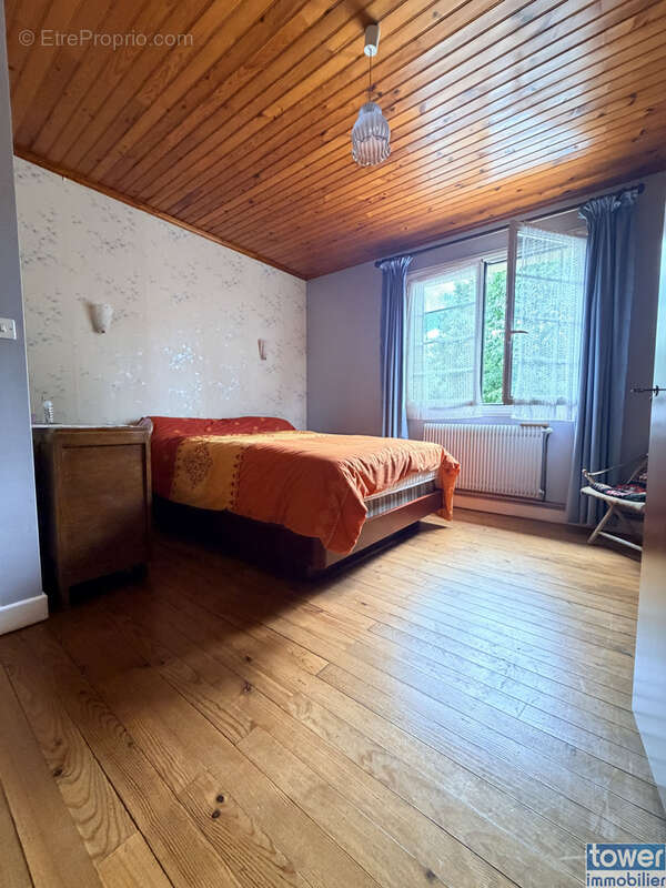 Maison de village de 150 m2 avec 5 chambres, grand garage et jardin - photo 7