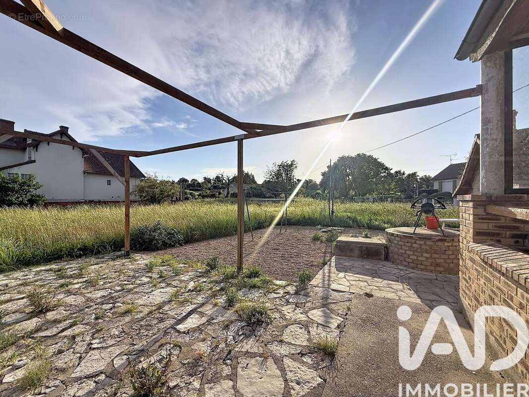 Maison 69 m² à Vaumas  - photo 2