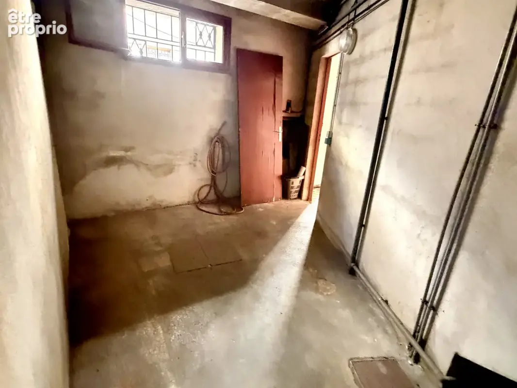 5e Baille - Immeuble mixte local commercial - photo 6