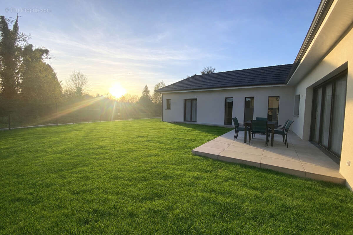 Maison à SERRES-CASTET