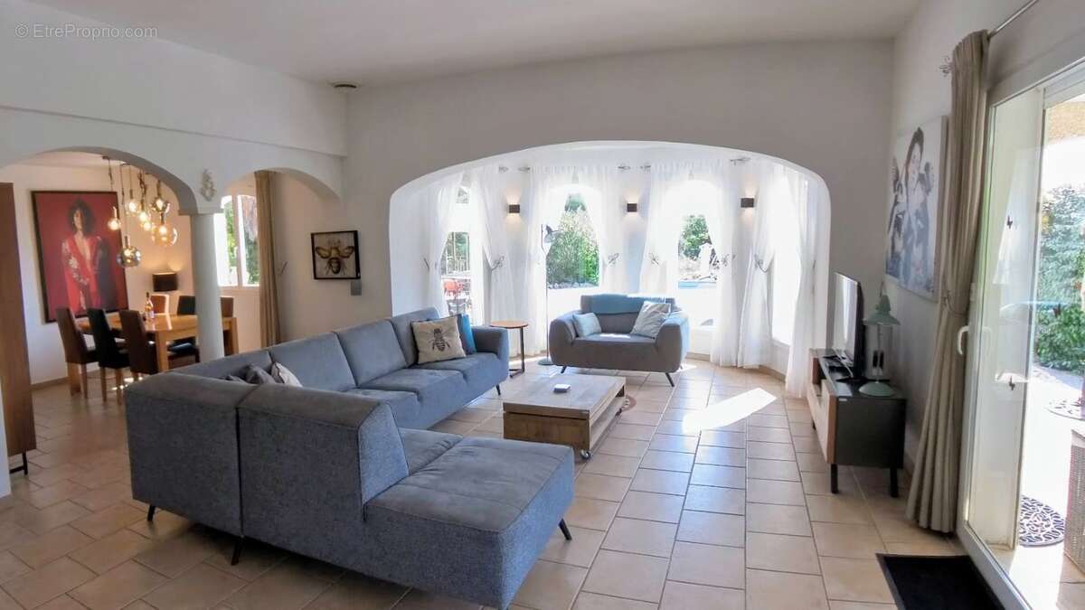 Maison 100 m² à Oupia  - photo 33