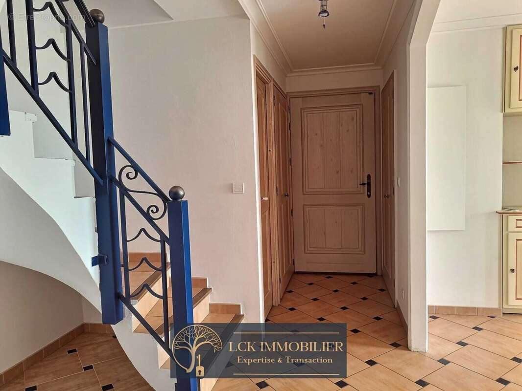 Villa T5 vue mer avec jardin - photo 8