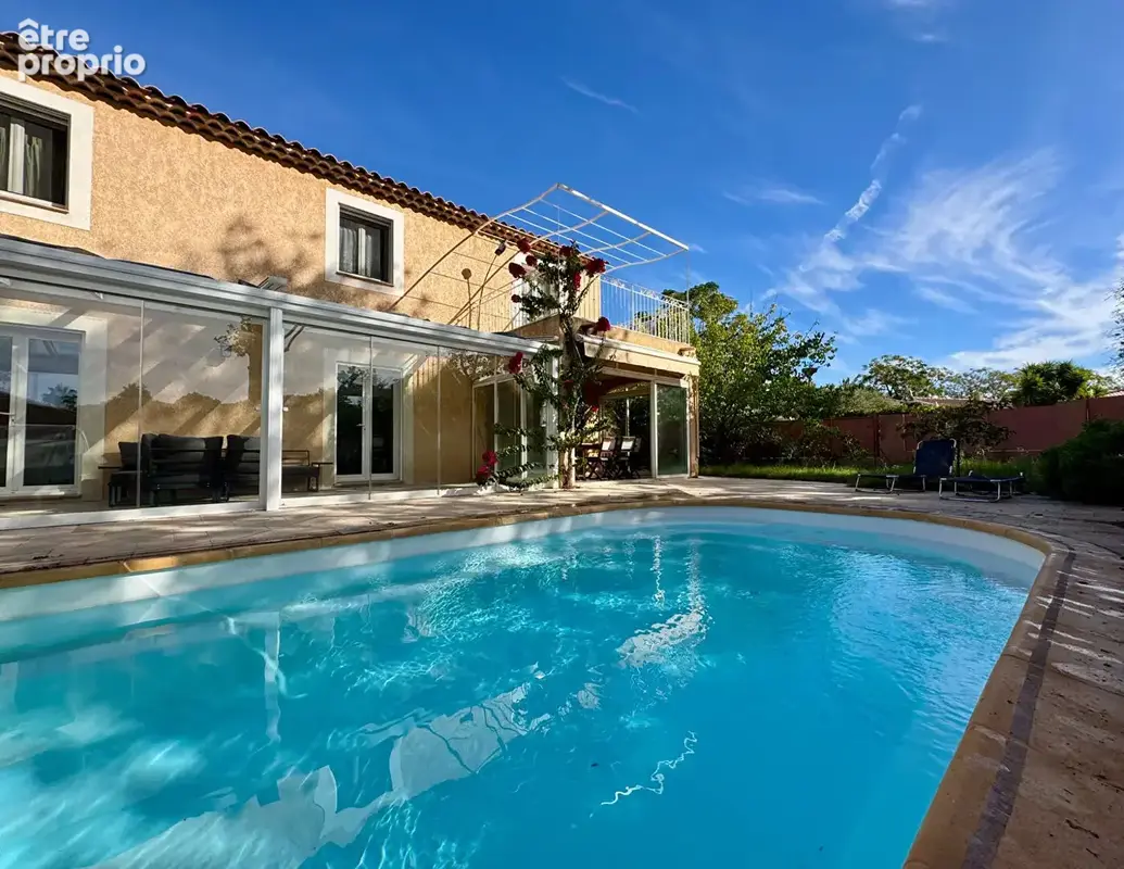 Photo Maison à Saint-Cyr-Sur-Mer au prix de 884 000€