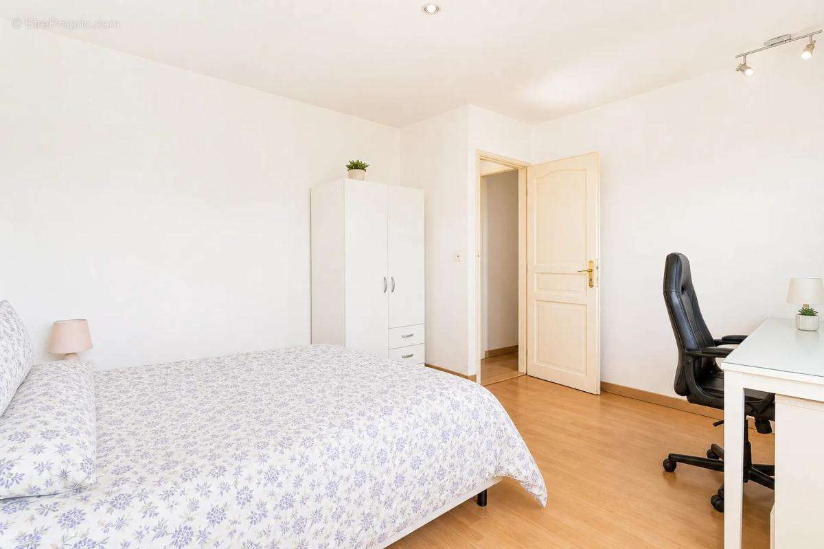 Maison de 7 pièces de 153 m2 en vente à Lille - photo 7
