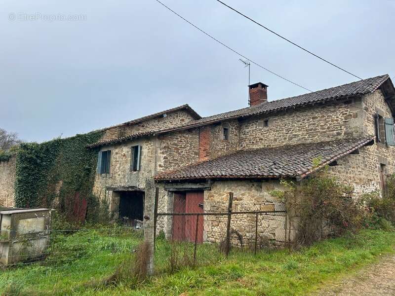 Maison à SAINT-JOUVENT