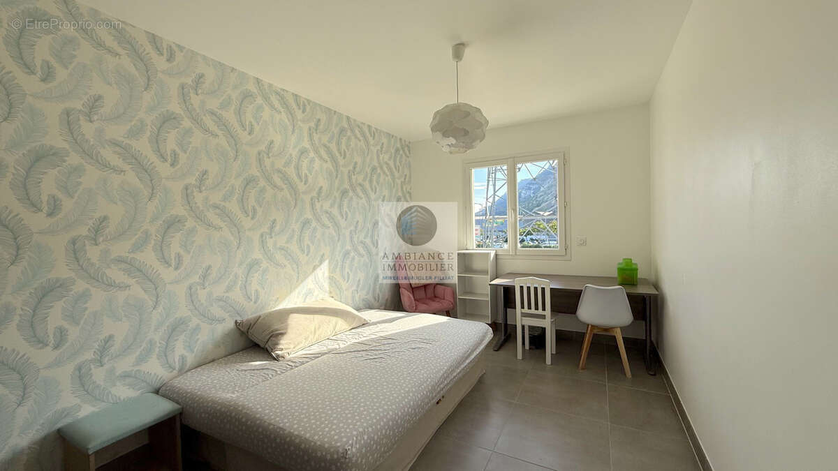 Appartement à GUILHERAND-GRANGES