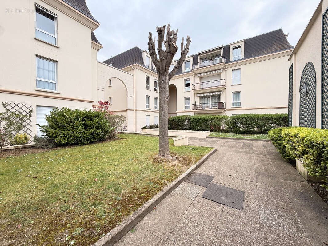 Appartement à SAINT-MAUR-DES-FOSSES