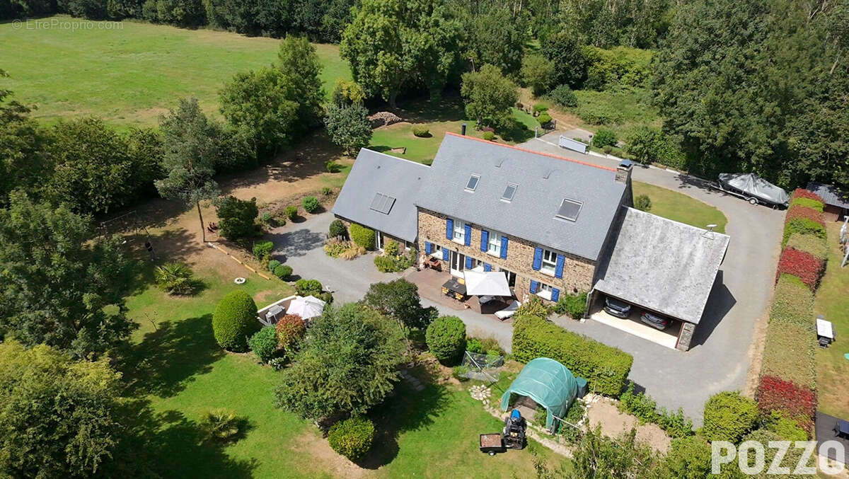 Equilly - Authentique longère en pierres avec vaste terrain arboré - photo 3