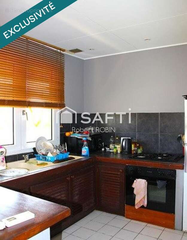 Photo 2 - Appartement à REMIRE-MONTJOLY