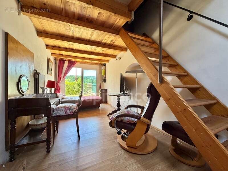 Maison à SAINT-JUST-EN-CHEVALET