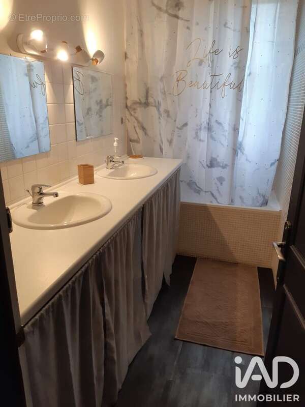 Maison 158 m² à Thonac  - photo 9