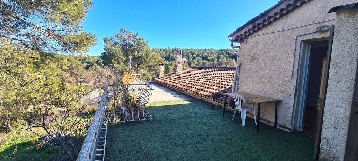 Maison à CUGES-LES-PINS