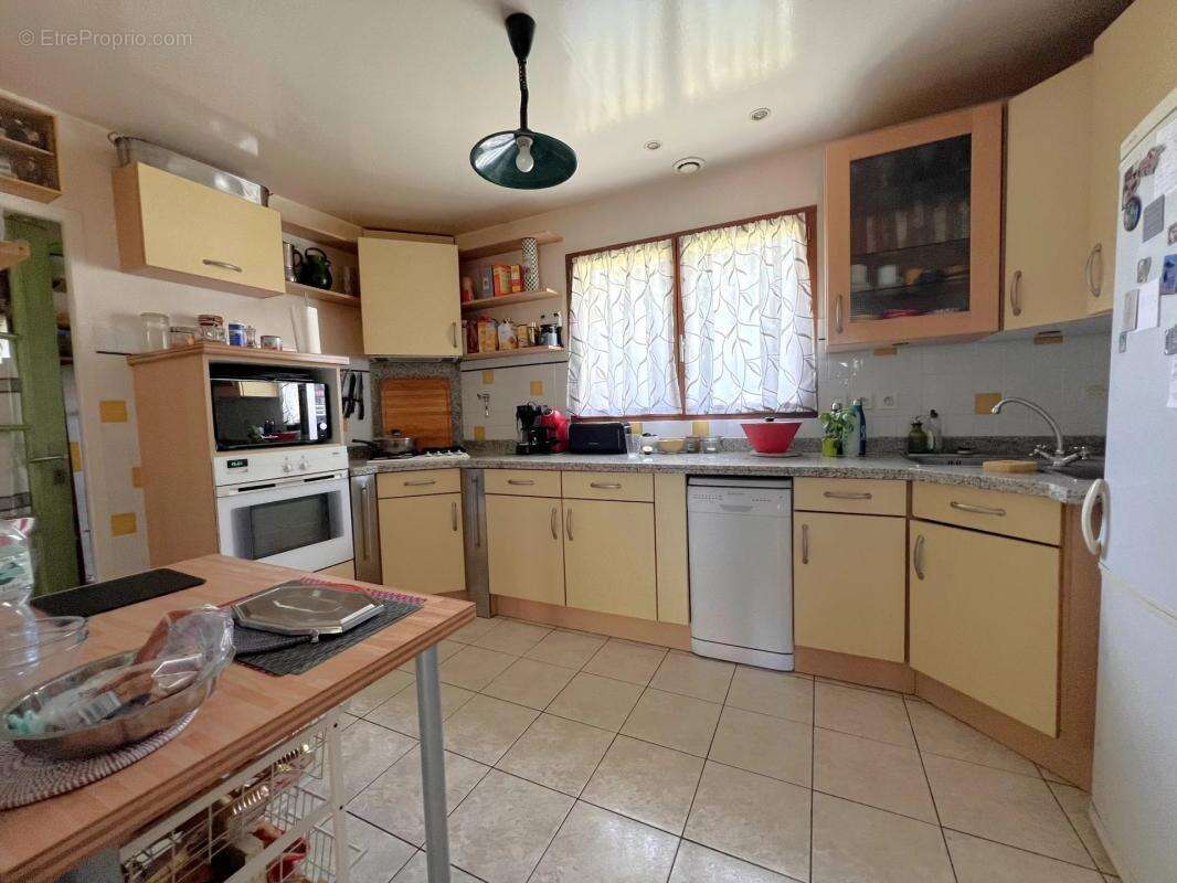 Maison à LES CLAYES-SOUS-BOIS