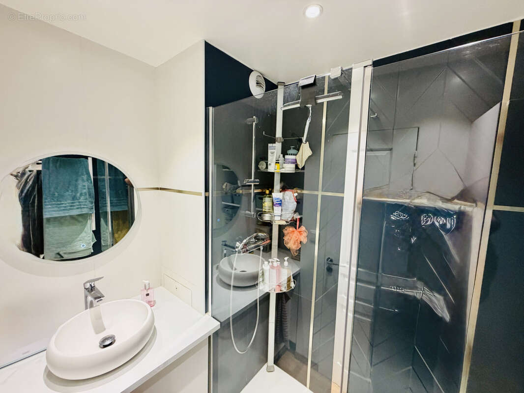 Appartement à CHARENTON-LE-PONT