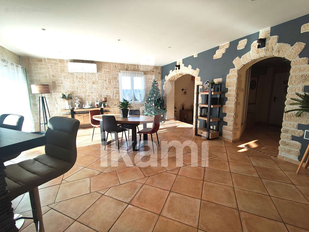 Maison à SAINT-MARCEL-LES-VALENCE