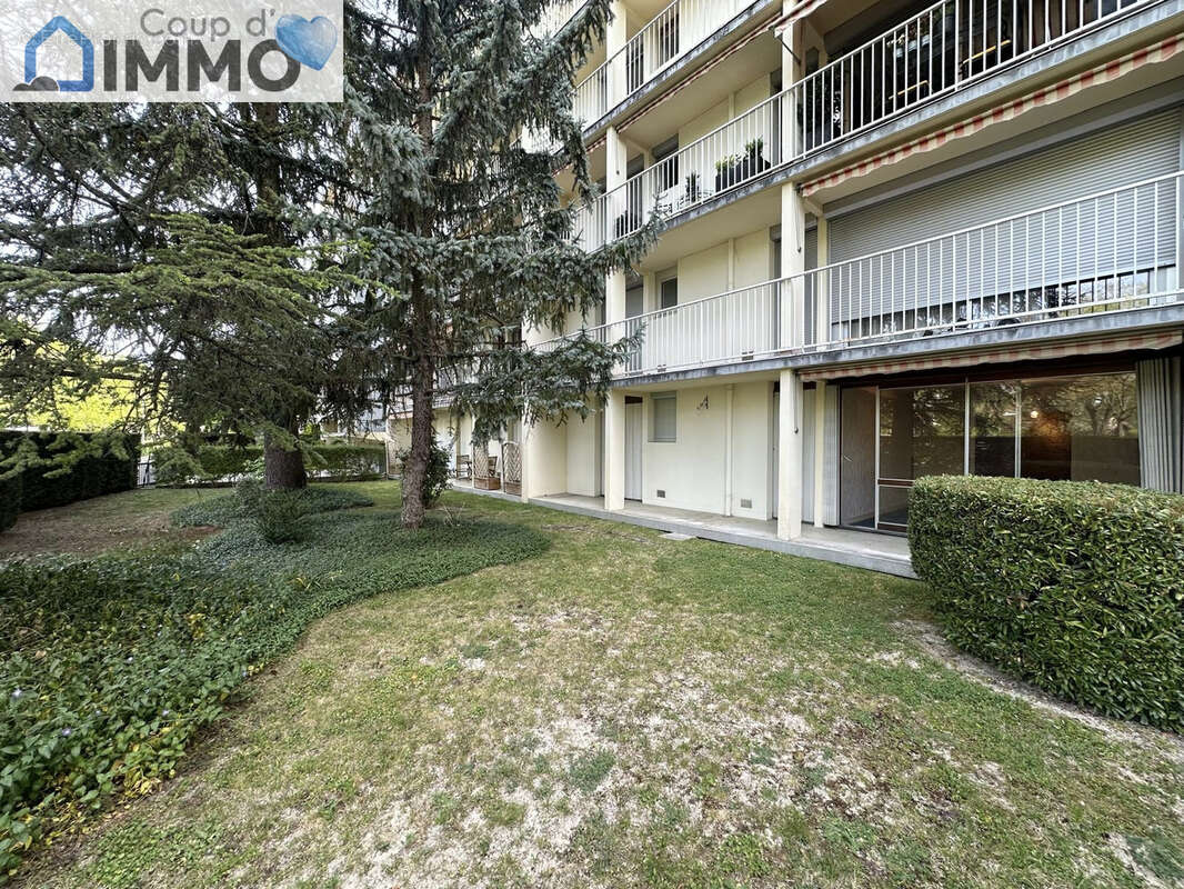 Appartement à SAINT-JULIEN-LES-VILLAS
