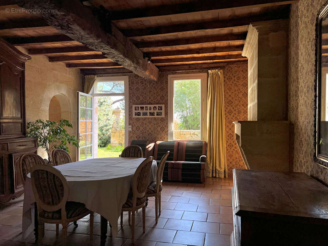 Maison à SAINT-EMILION
