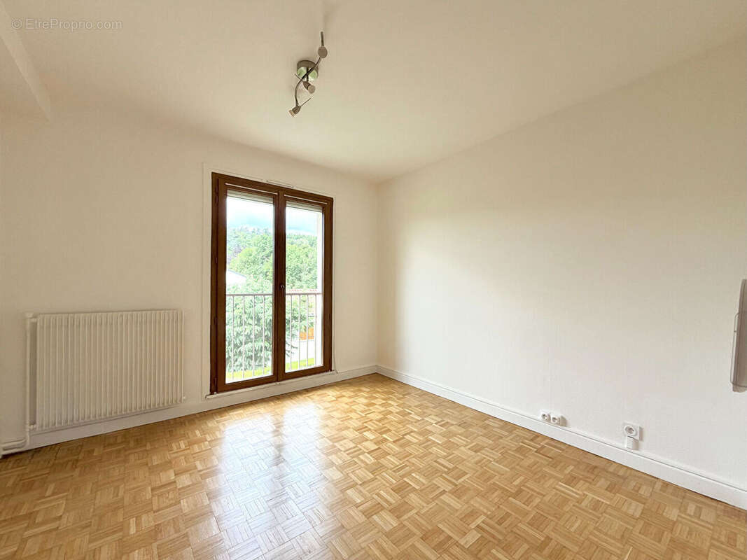 Appartement à ROCHE-LA-MOLIERE