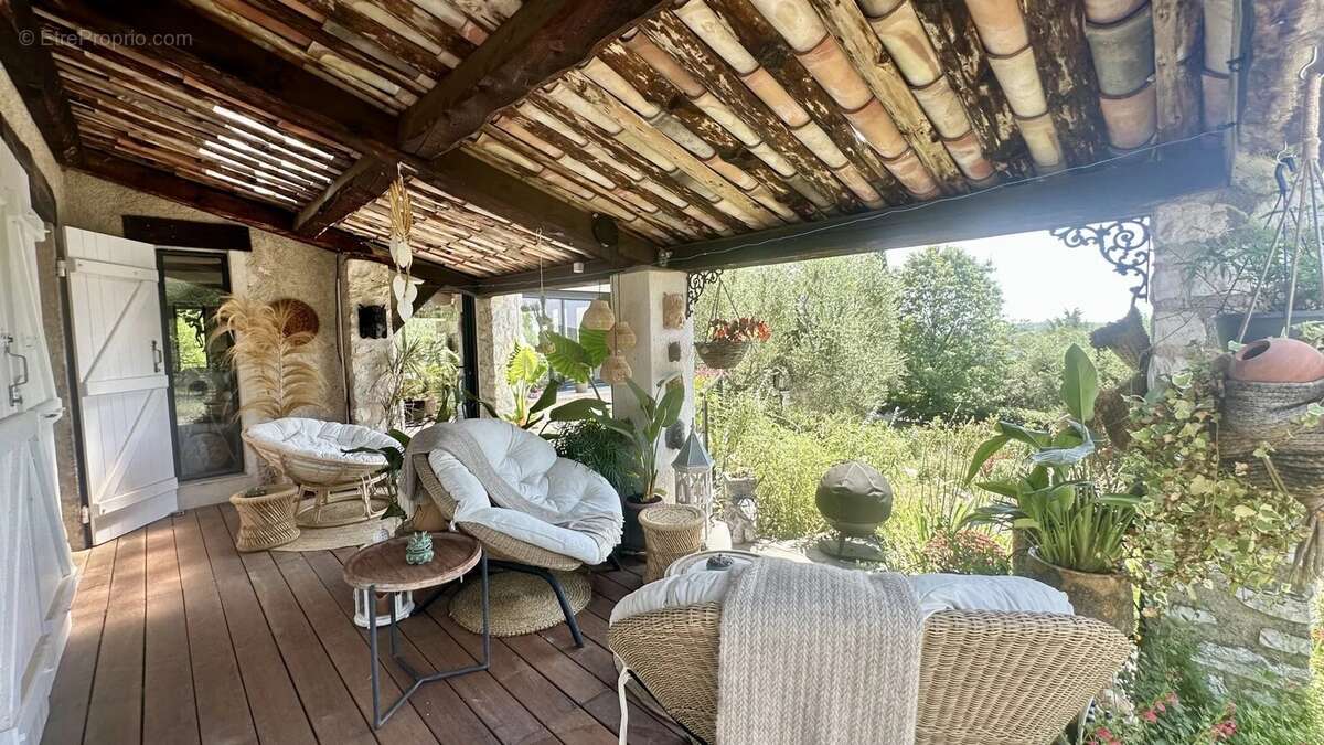 Maison à TOURRETTES-SUR-LOUP