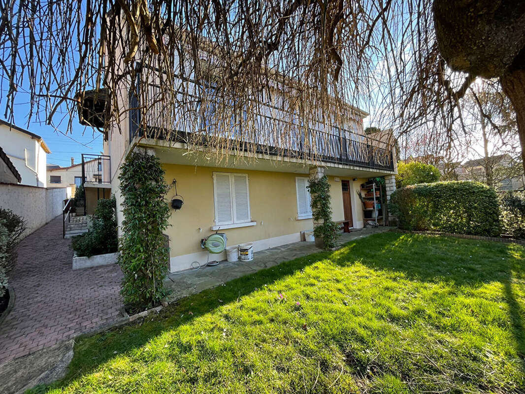 Maison à CORBEIL-ESSONNES