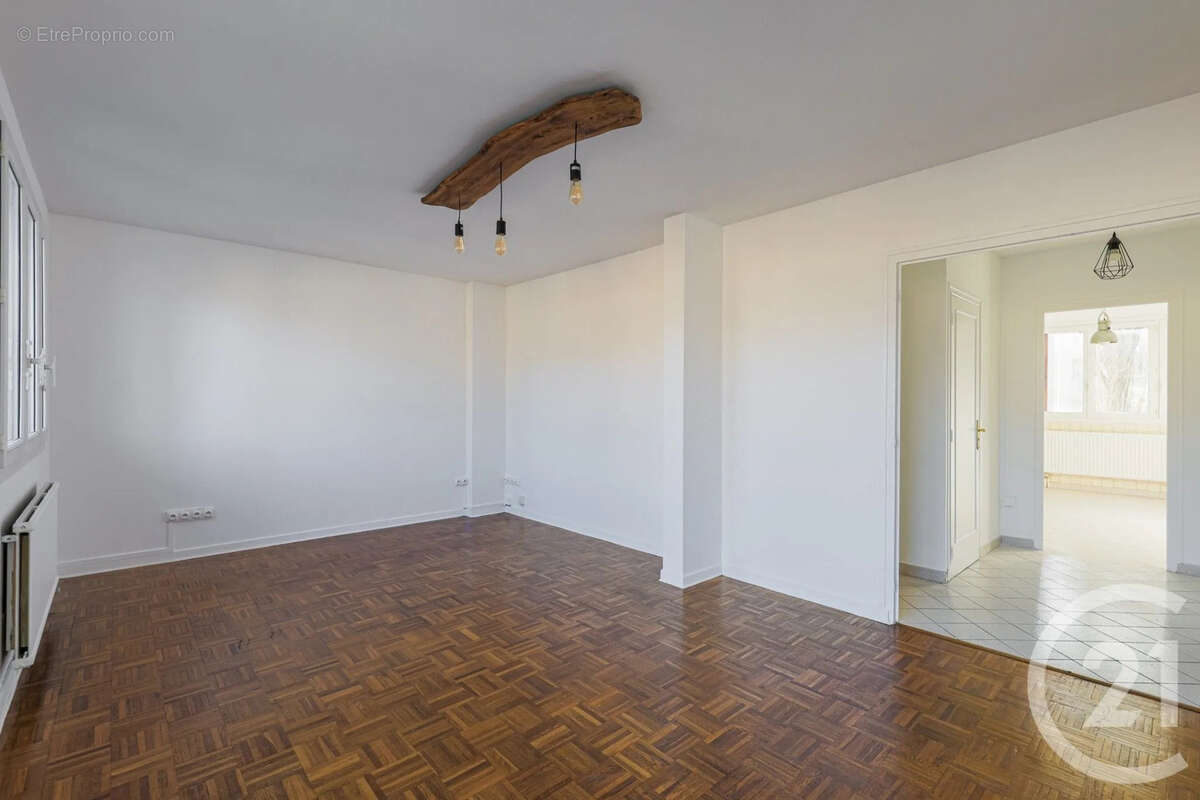 Appartement à FONTAINE